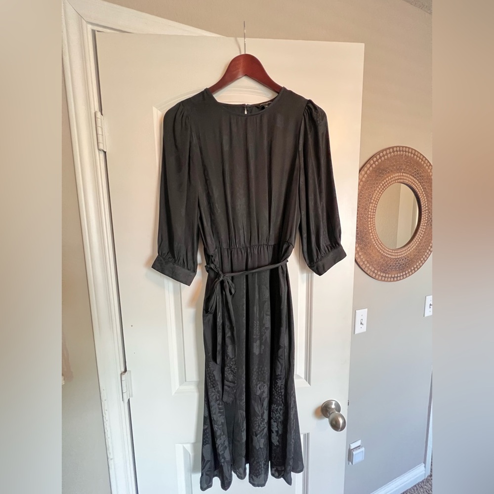 Banana Republic ~ Pretty little black dress 👗